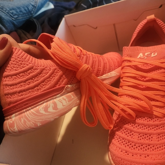 APL Techloom Wave Women's Pink Sneakers For Coral/ Marble - Picture 2 of 4